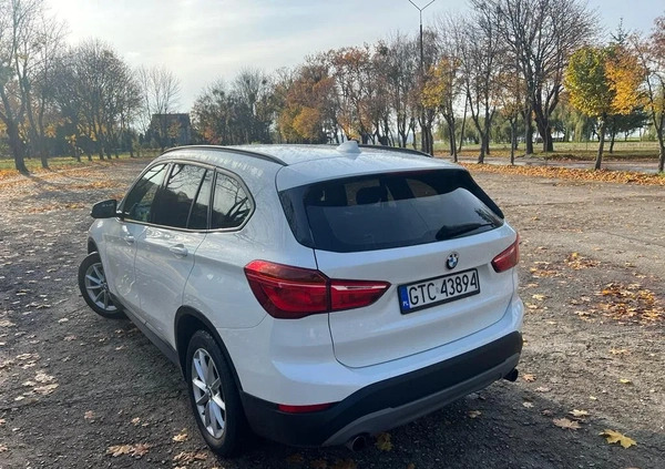 BMW X1 cena 69999 przebieg: 155000, rok produkcji 2016 z Poznań małe 121